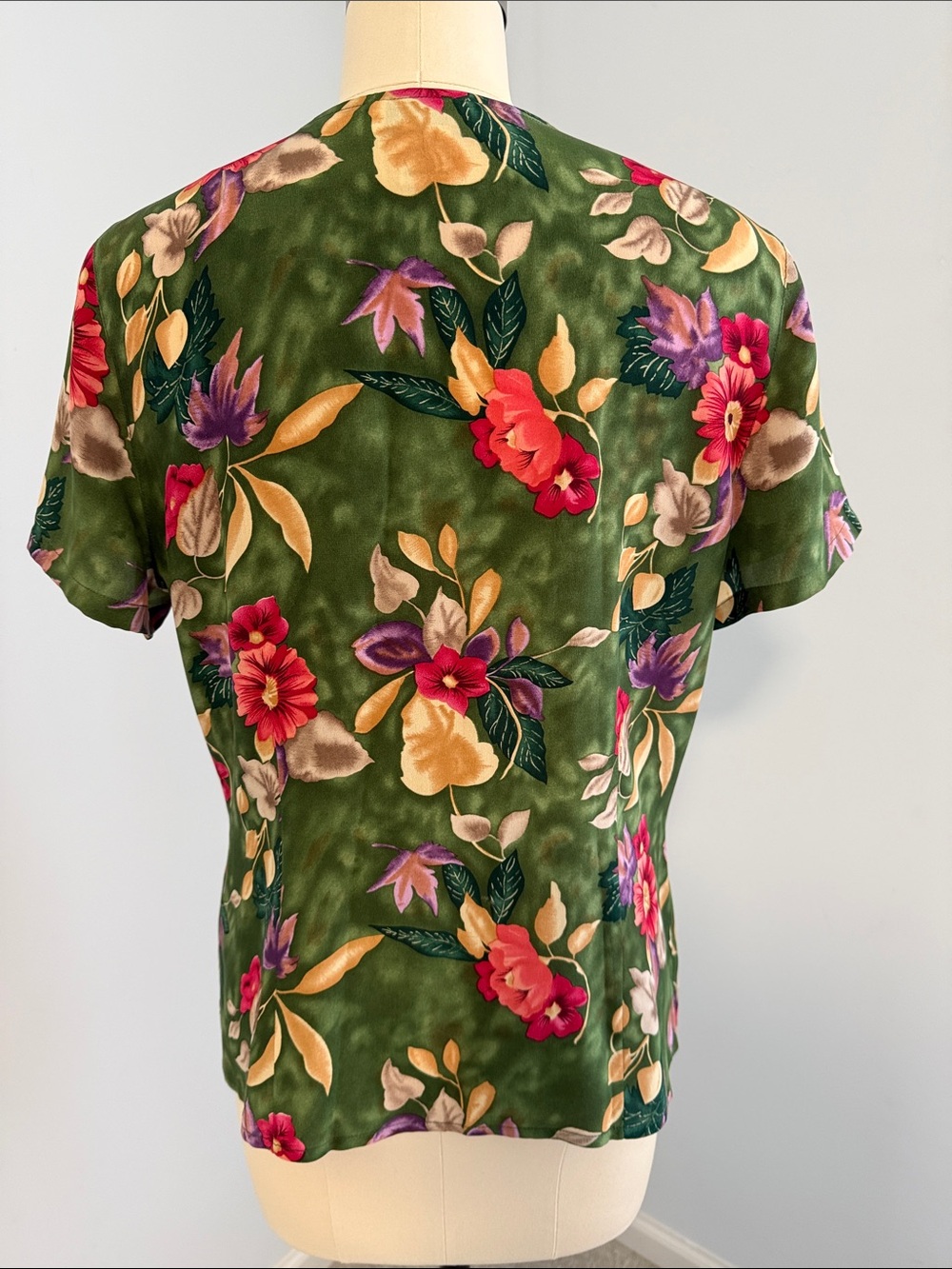 Jennifer Moore Green Floral Button-Front Women’s Top SZ8 - Picture 2 of 15